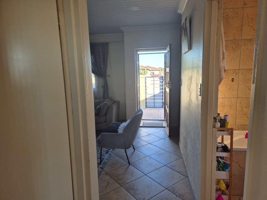 2 Bedroom Property for Sale in Montclair Western Cape